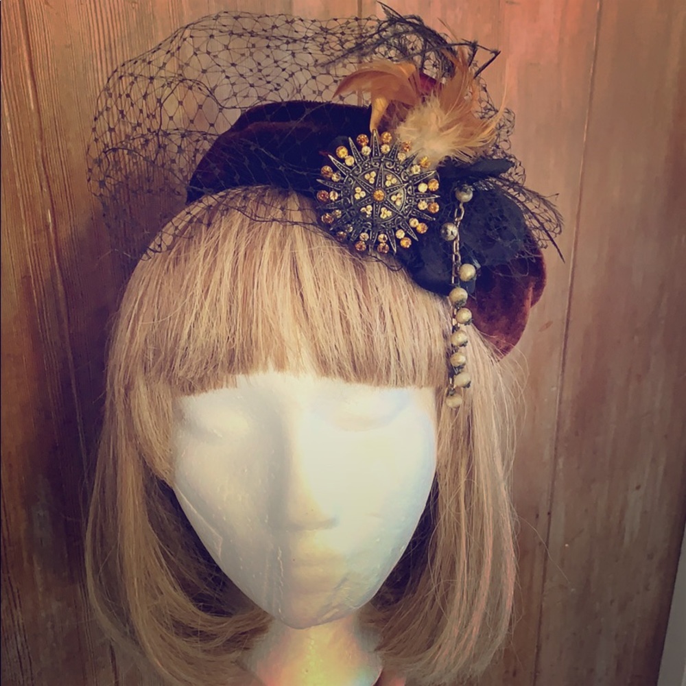 1940’s Vintage pill box hat with veil